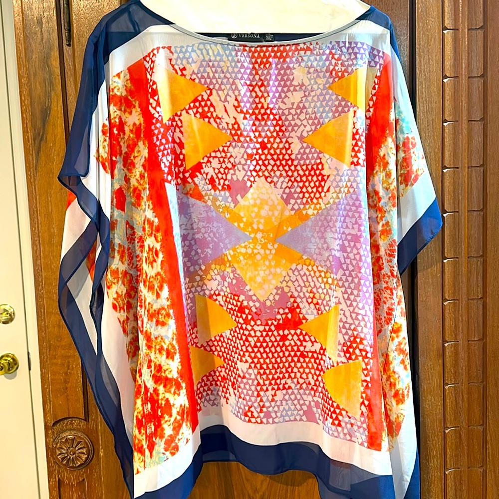 Short sleeve flowy top